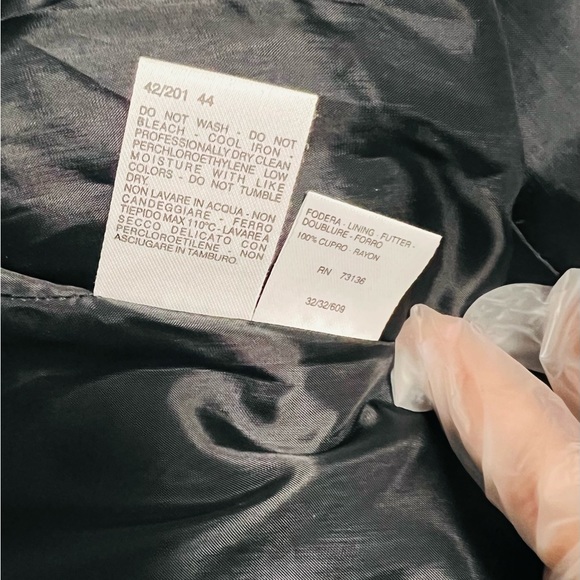 MaxMara Black and Gray Pinstripe Wool Blazer/Jacket. - Picture 11 of 15